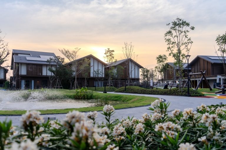 ดี-แลนด์ กรุ๊ป เปิดตัว “ESSENTIA RAMA 2” บ้านเดี่ยวพรีเมียม มูลค่ากว่า 2 พันล้านบาท ชูแนวคิด “The Essence of Life” ตอบโจทย์ผู้อยู่อาศัย ขับเคลื่อน “Holistic Wellbeing”