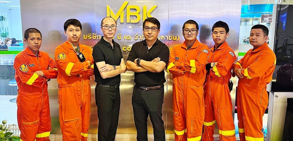 จิตอาสาผู้กล้า เจ้าหน้าที่ Fireman MBK ร่วมช่วยระงับเหตุเพลิงไหม้โรงงานไทยออพติคอล สะท้อนความพร้อม ความเสียสละ และความมุ่งมั่นในการปฏิบัติหน้าที่ด้านความปลอดภัย