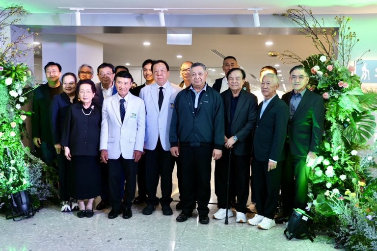 โรงพยาบาลธนบุรี ตัดริบบิ้น เปิดตัวศูนย์ฟื้นพลังก้าว เอื้อม ยืน เดิน (Robotic Rehabilitation Center) นำเทคโนโลยีสุดล้ำ หุ่นยนต์ฝึกเดิน มาเพิ่มประสิทธิภาพ
